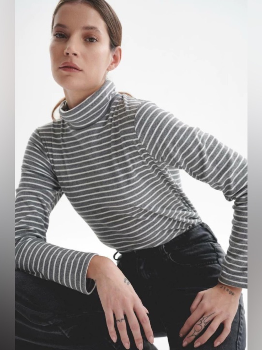 Aerie Striped Gray Turtleneck Sweater - Women's
